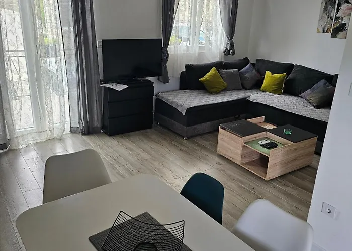 With Parking Space Podgora, Makarska - 22286 * Podgora (Split-Dalmatia)